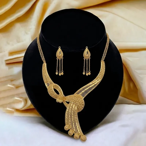 Gorgeous Dubai Gold Plate...