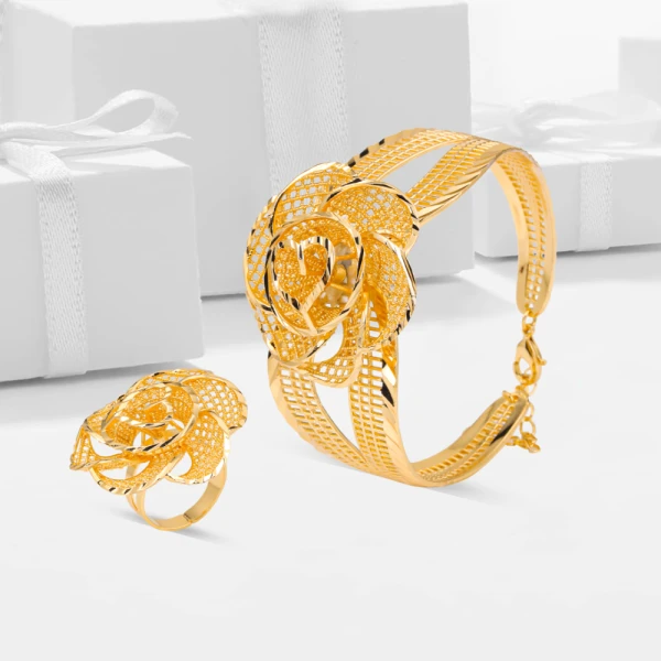 Love Rose Bracelet (Gold...